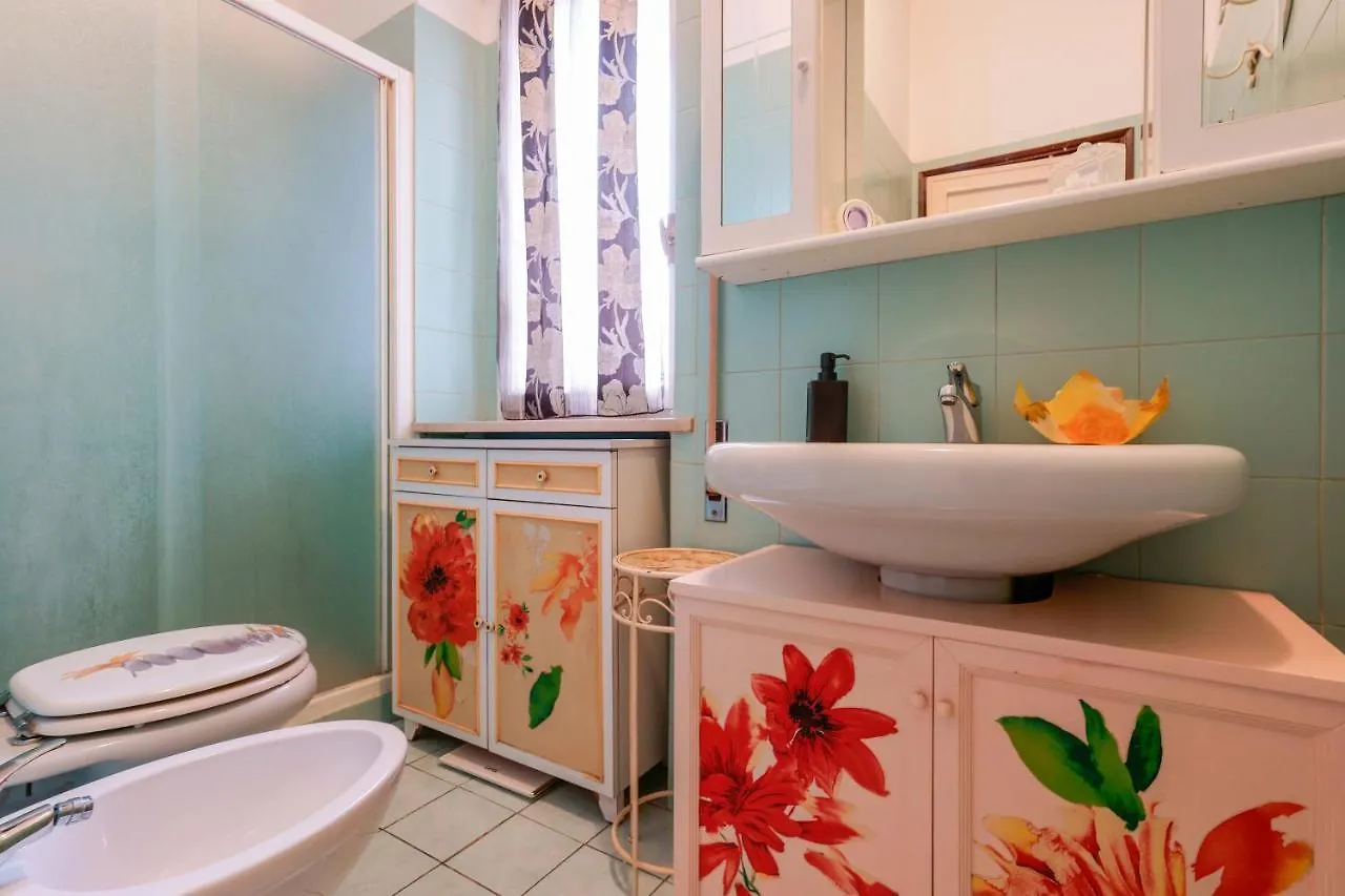 Bed And Breakfast Dolce Vita Bologna 2*,  Italy